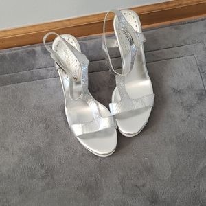 Bcbg girl sandals